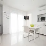 Gasthuis Basic Mansion Plus With Swimming Pool & Free Parking Šibenik