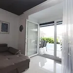 Guest house Basic Mansion Sibenik