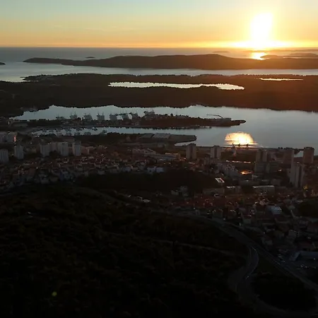 Basic Mansion Шибеник