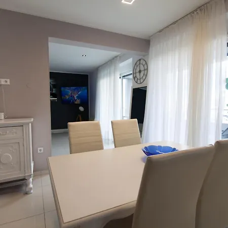 Basic Mansion Гостевой дом Шибеник