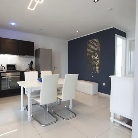 Basic Mansion Гостевой дом Шибеник