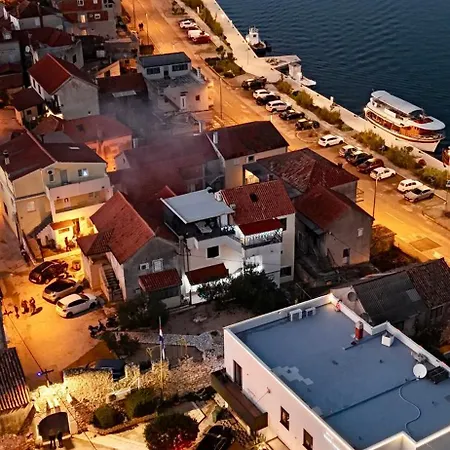 Basic Mansion + Gostinjska kuća Sibenik