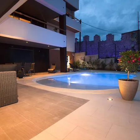 Basic Mansion 4* 希贝尼克