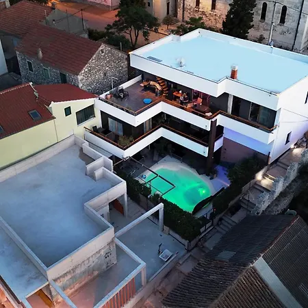 Basic Mansion + Gostinjska kuća Sibenik