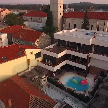 Basic Mansion Plus With Swimming Pool & Free Parking Sibenik