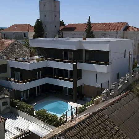 Basic Mansion Plus With Swimming Pool & Free Parking Guest house 4*
