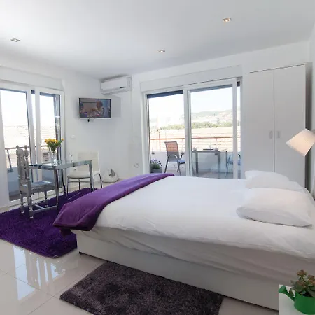 Basic Mansion Plus With Swimming Pool & Free Parking