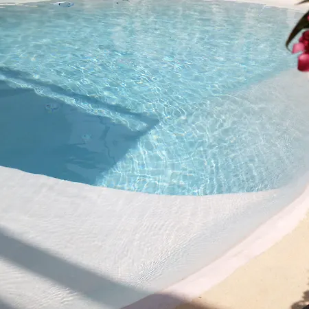 Basic Mansion With Swimming Pool & Free Parking Σίμπενικ