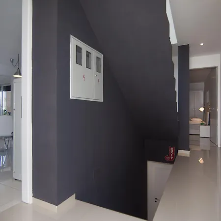 Guest house Basic Mansion Plus With Swimming Pool & Free Parking