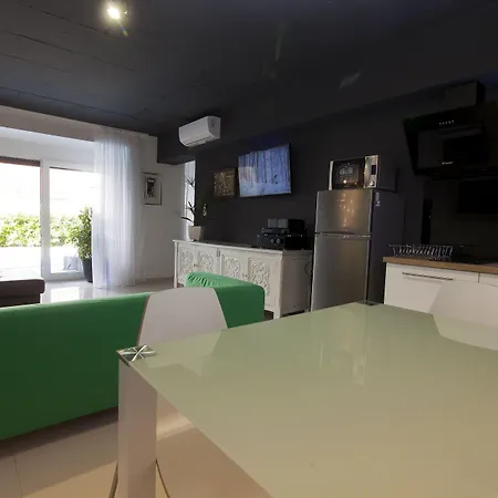 Гостевой дом Basic Mansion Шибеник