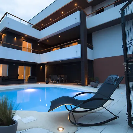 Basic Mansion Plus With Swimming Pool & Free Parking Guest house 4*