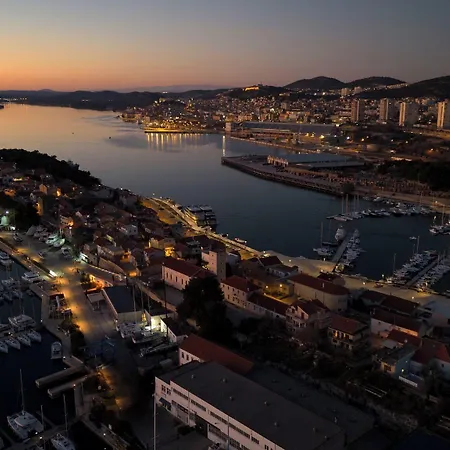 Basic Mansion Plus With Swimming Pool & Free Parking 4* Sibenik
