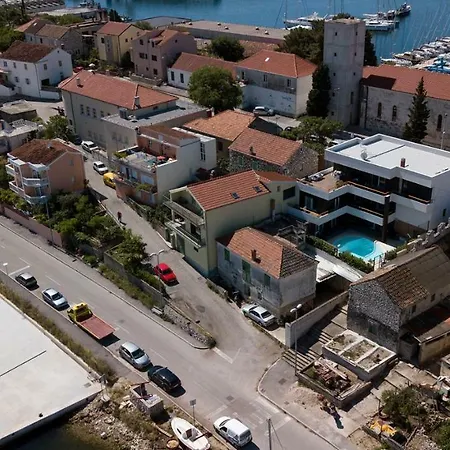 Basic Mansion + 4* Sibenik