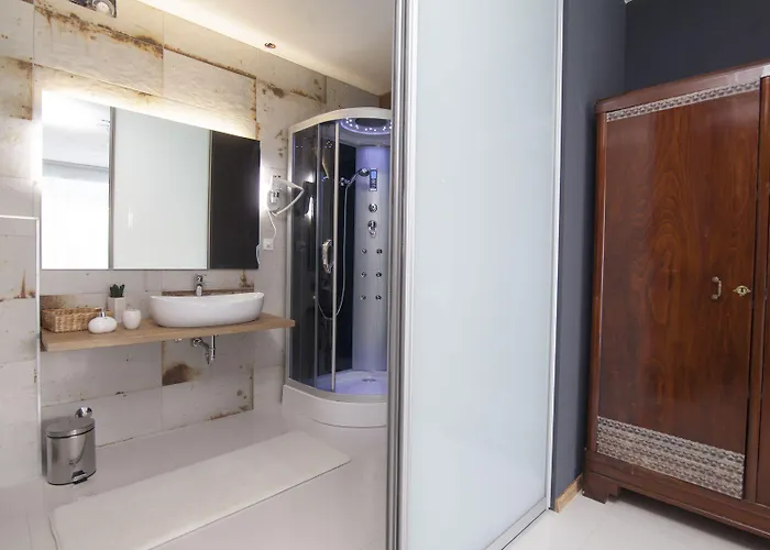 Basic Mansion Sibenik Guest house