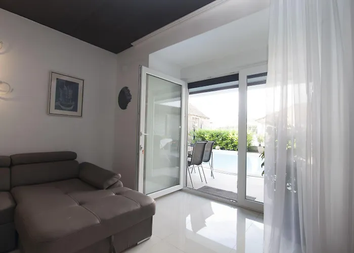 Vendégház Basic Mansion