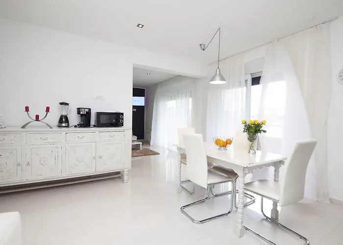 Basic Mansion Sibenik 4*